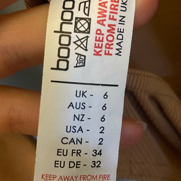 Boohoo Ribbed Long-Sleeve Scoop Neck Bodysuit - Tan - Picture 3 of 3